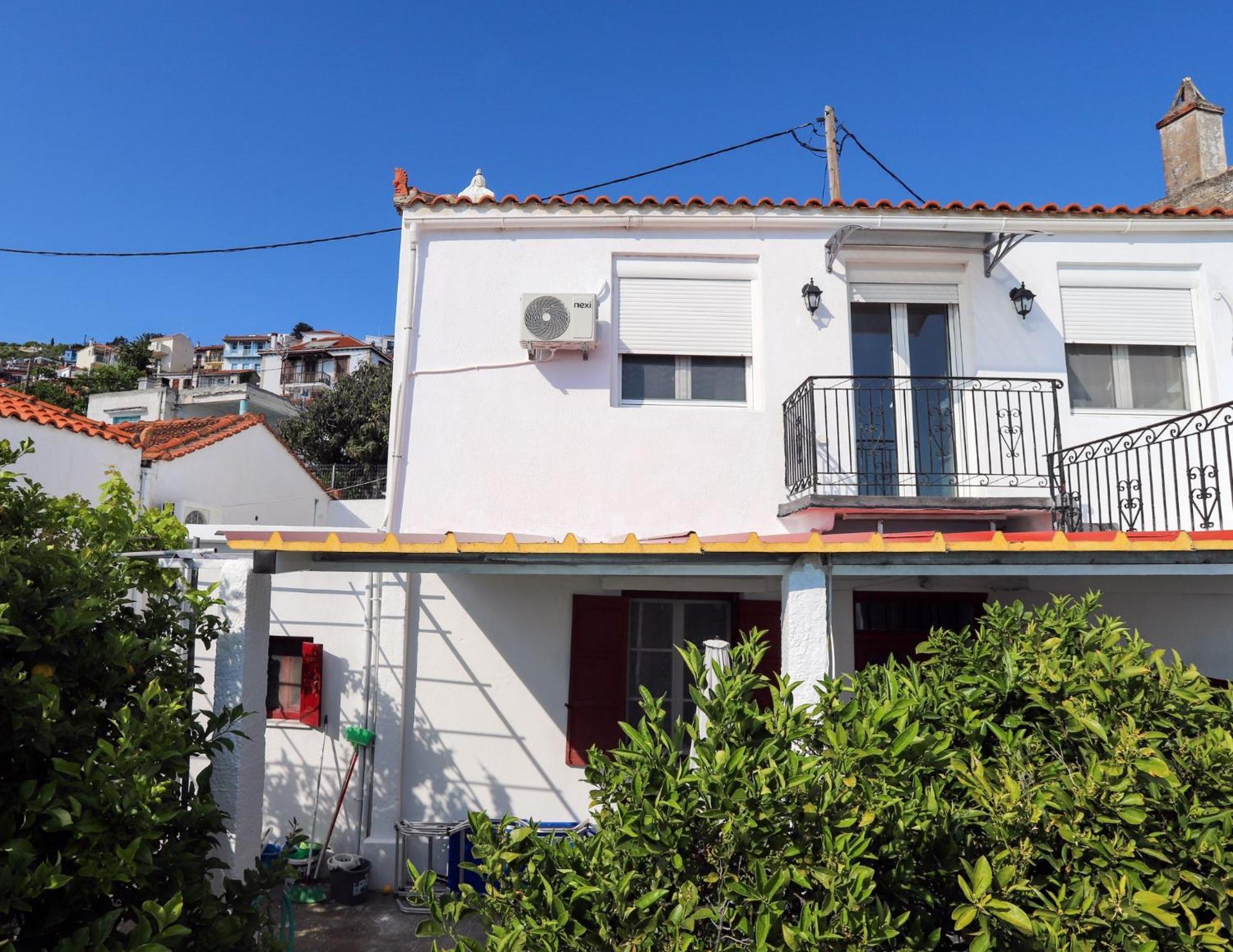Angelinas House Hotel Glossa Bagian luar foto